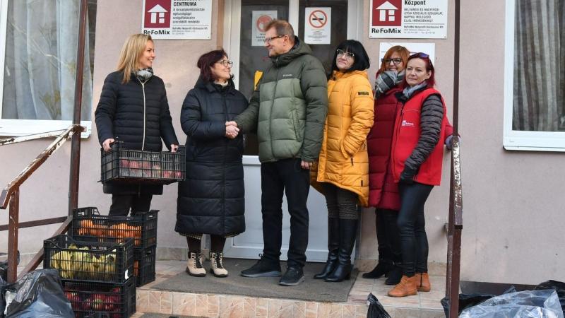 HAON - Debrecenben a hajléktalanok támogatására meleg ruházattal és tápláló élelmiszerekkel nyújtanak segítséget.