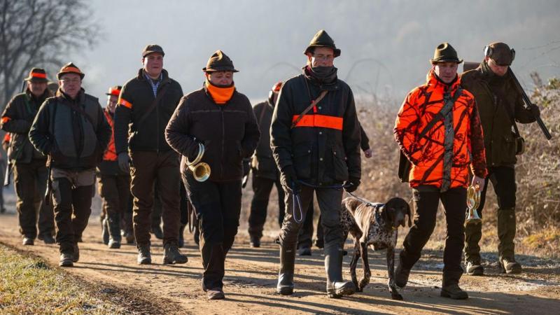 Az ország minden szegletéből hallatszottak a fegyverek dördülései, miközben több mint ezer elszánt vadász indult útnak, hogy harcoljon a gyermekkórházak megóvásáért.