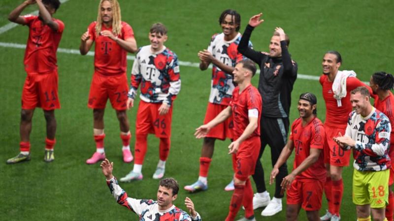 Feszült és izgalmakkal teli mérkőzésen döntetlent játszott Lipcsében a Bayern München, így a német bajnoki cím még mindig elérhetetlen számukra. A találkozó folyamán mindkét csapat rengeteg lehetőséget kialakított, de végül egyikük sem tudta megnyerni a m
