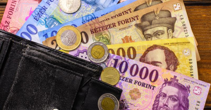 Kiemelkedő nyugdíjemelésben részesülhet számos magyar nyugdíjas, ám ehhez elengedhetetlen, hogy hivatalosan is benyújtsák igényüket.