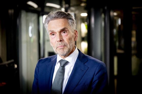 A holland miniszterelnök bejelentette, hogy lemond, miután Wilders megbontotta a koalíciós megállapodást.
