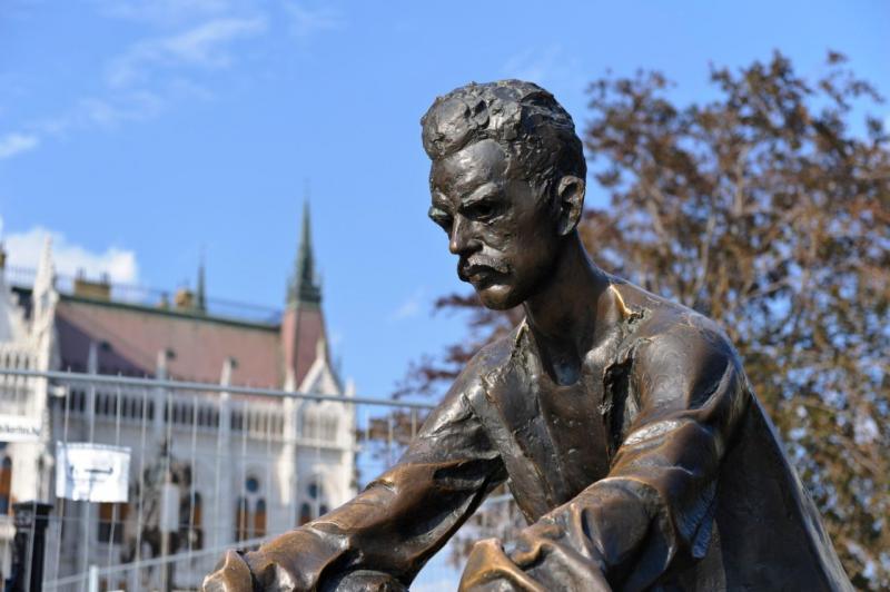 Egy hatalmas titok rejtőzött József Attila és Ady életének mélyén, amely most végre napvilágra került, és hatalmas visszhangot keltett.