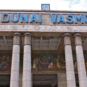 A kormány támogatást kínál azoknak a Dunaferrből elbocsátott munkavállalóknak, akik új szakmát szeretnének tanulni.
