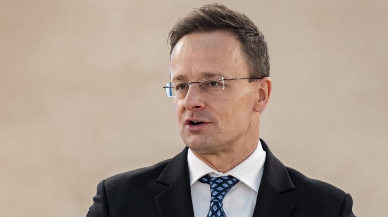 Szijjártó Péter véleménye alapján Donald Trump jelenléte alapvetően átalakította a NATO csúcstalálkozójának dinamikáját.