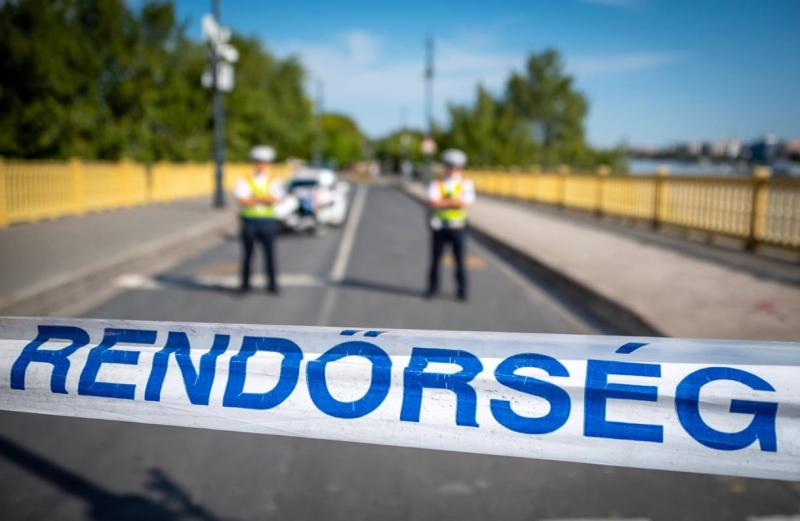 Egy biciklis balesete történt, amikor egy teherautósofőr figyelmetlenül elütötte őt, miután a kerékpáros jelezte neki, hogy kanyarodna.
