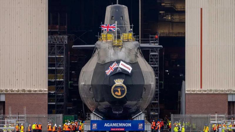 Fedezd fel a víz alatti világ titkait: bemutatkozik őfelsége legújabb nukleáris vadásztengeralattjárója, a gyilkos vízi-atomerőmű. Ez a lenyűgöző technológiai csoda nem csupán a mélység titkait őrzi, hanem a modern haditengerészet csúcsát is képviseli. Me