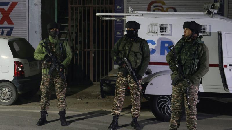 Félelmetes robbanás rázta meg az indiai rendőrőrsöt, amelynek következtében több tucat ember életét vesztette, míg sokan súlyosan megsebesültek.