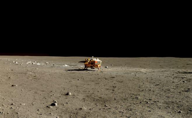 A Hold felszínén rozsdásodott nyomokra bukkantak, ami 54 év elteltével megkérdőjelezi egy elterjedt tudományos elképzelés alapjait.